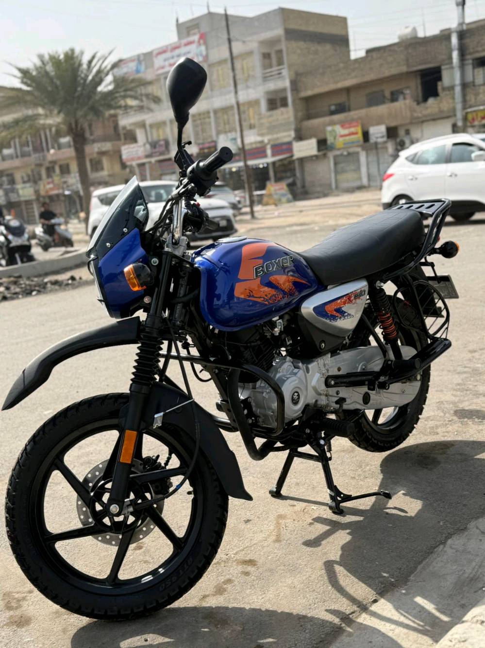 السلام عليكم دراجه بوكسر موديل 2025 دراجه صارله 3 اشهر من نزلته جديده ومكفوله من كلشي السعر 2000750 مليونين وسبعميه وخمسين وبيها مجال مكاني بغداد حي اور التواصل ***********