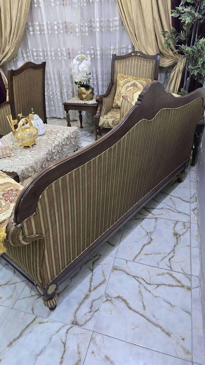 السلام عليكم تخم كامل للبيع كلش نظيف مكاني بغداد السيدية للاستفسار ع التفاصيل واتساب ***********

