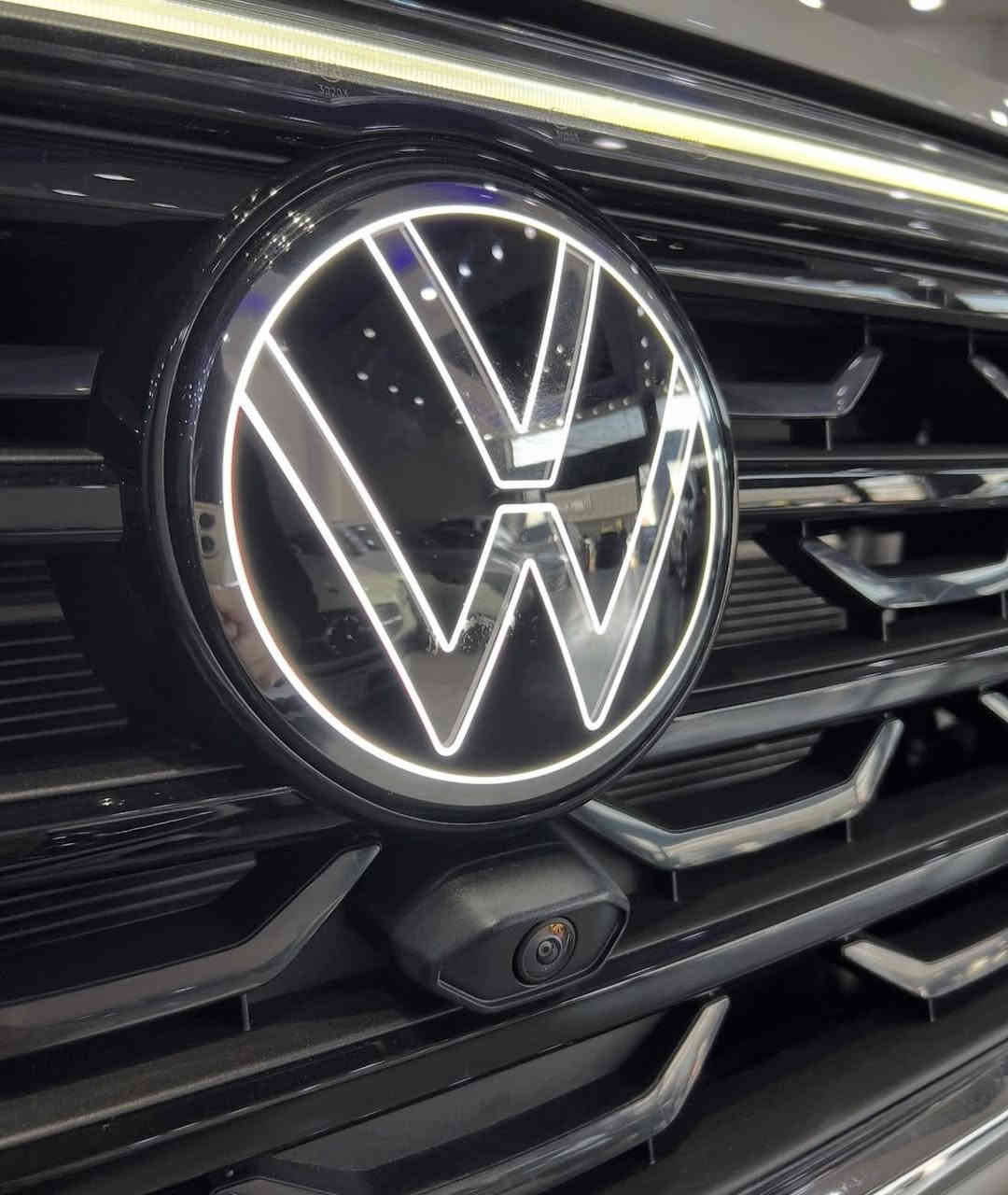 #سعر_مناسب_جدا
Volkswagen Atlas sel primium R-line2024
حجم المحرك 4 سلندر
عداد 17 mile  
فول موصفات للاخير
٧ راكب 
داتاشو
وارد امريكي 
جملوغ وربع بنيد مصبوغ 
بدون دواخل
المواصفات  :
4mation دبل اکسل
بصمة تشغيل
بصمة أبواب
تشغيل عن بعد (Remote Start)
صندوق شفط كهربائي
فتحة سقف بانوراما 
رادار أمامي (تحديد مسار)
رادار جانبي (نقاط عمياء)
رادار خلفي (تحذير من الاصطدام)
سستم سماعات FENDER
تحكم وضعيات القيادة Drive Modes 
تبريد مركزي لمس
كشنات جلد+تدفئة تبريد مشاج
هاند بريك بصمة
Android Auto 
Apple Car Play 
مانع انزلاق+ABS
شاشة كبيرة لمس
حساسات خلفية+ كاميرا 
تحكمات استيرن
اوتو ستارت Auto start 
اوتو ستوب Auto Stop 
وبقية المواصفات المعروفة
للسعر٣٣٥$
العنوان دهرك
كاتي بدون اوقام تترقم شمالي فقط
للاتصال استفسار واتس اب
***********
***********
***********
