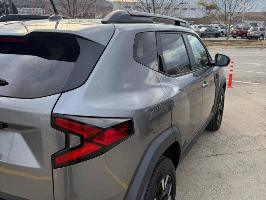 السيارة للبيع من جورجيا تبليسي العاصمة الجورجية 🇬🇪 
رينو داستر 1.3 موديل 2025 
المسافة المقطوعة 0كم 
المعروضة بالسعر جورجيا 126ورقة 

نوع الهيكل: سيارة رياضية متعددة الاستخدامات (SUV)، الحالة: جديدة، نوع المحرك: بنزين، القوة: 150 حصان، سعة المحرك: 1.3 لتر، نظام الدفع: أمامي، عدد الأبواب: 4/5، عدد المقاعد: 4-5، لون الهيكل: رمادي


**إذا كنت صاحب هذا الإعلان وتريد حذفه لأي سبب، رجاءا أرسل رسالة إلى الدعم الفني**