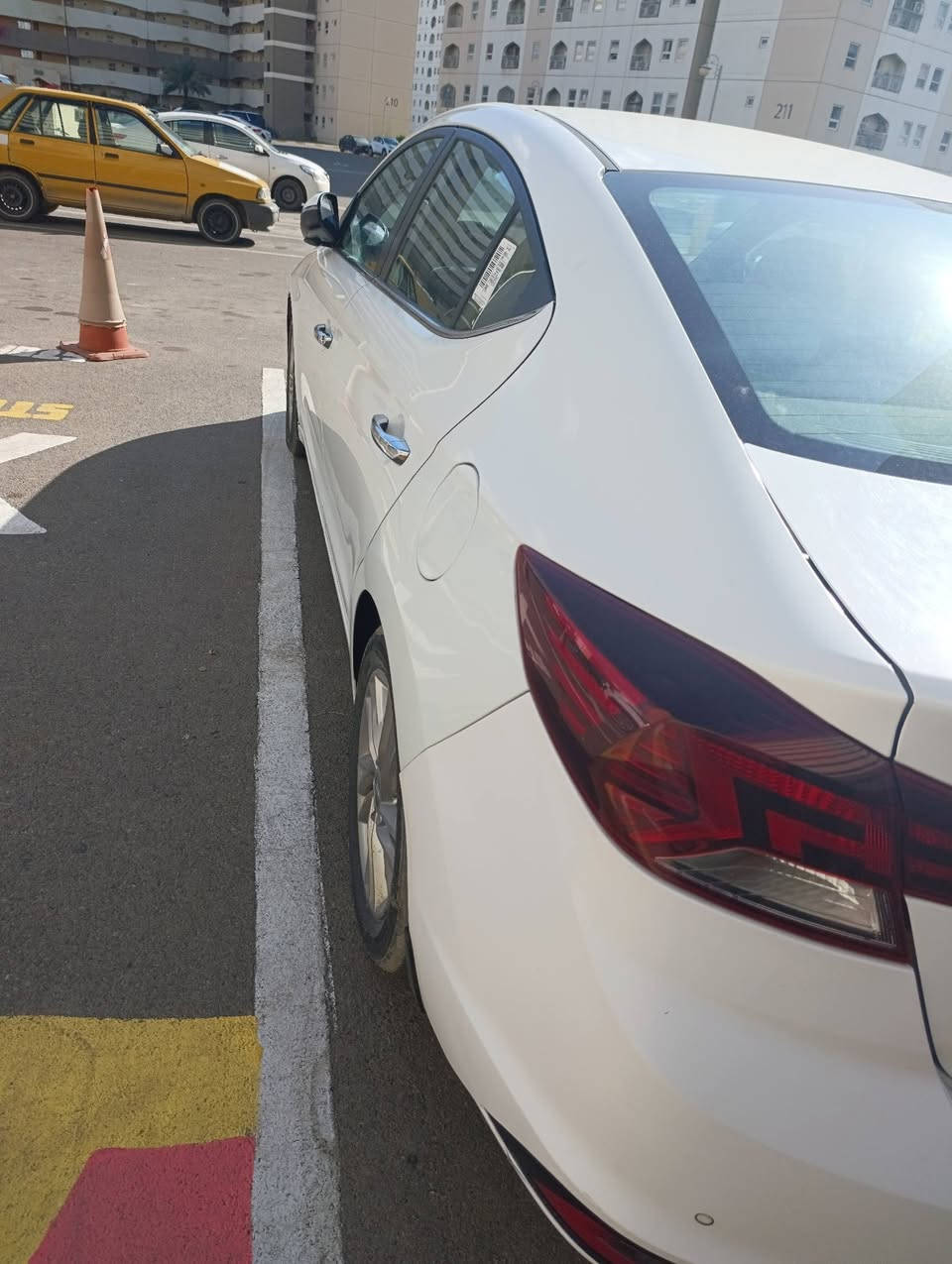 النترا 2020 خليجي فول مواصفات 1/1 محرك 2000 ماشيه 149الف السياره نظيفه ومكفوله من ناحية الگير والمحرك
مواصفات 
مري شفط 
حساسات امامي 
حساسات خلفي 
تبريد قطعتين خلفي وامامي 
بصمه 
سلايد روف (فتحة سقفية) 
السعر 155 
للتواصل: ***********
مكاني بسماية 🤍.
