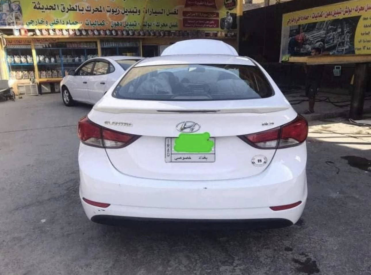 السلام عليكم الانترا 2015 وارد خليجي السياره مكفوله من الصبغ
مواصفات
فتحه
اشاير مري
مري شفط
تحكمات ستيرن
تبريد قطعتين 
شاشه 
كامره خلفيه 
كشن كهربائي
داخل صاج
محرك 1800
5ويل كلب
وباقي المواصفات معروفه
السياره فول عده البصمه 
 السعر133 وبيها مجال بسيط 
موقع بغداد العامريه 
***********
