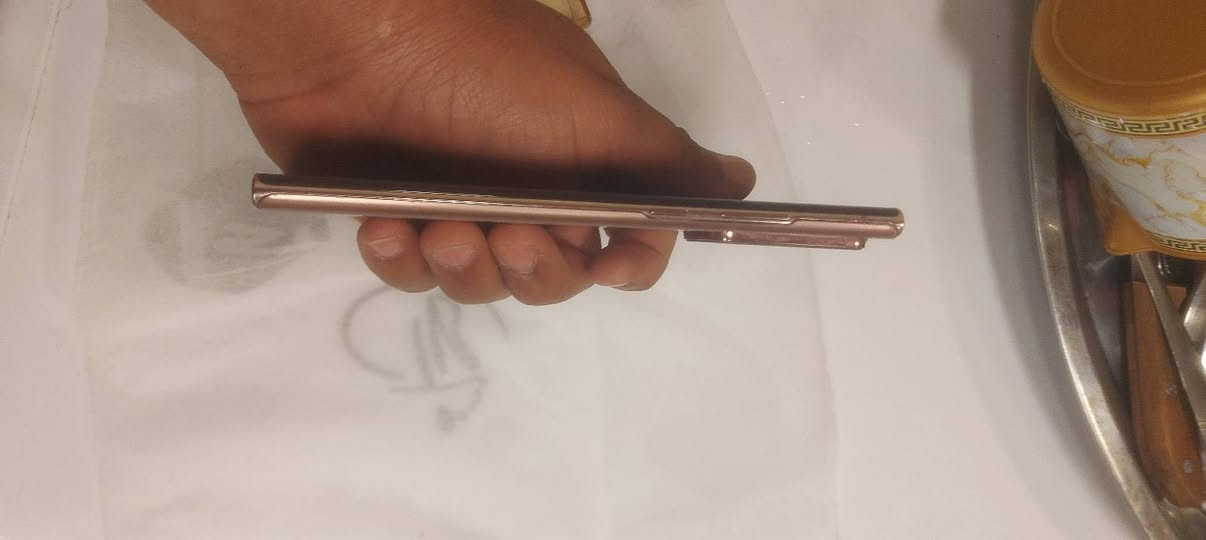 ماتشتري لا تواعد ولا تكذب مايفيدك عوفه خلي يولي سلام عليكم عندي نوت 20الترا أمريكي يعني بس العدادات مالته بيهن لغه اجنبي ونص عربي تطبيقات فيسبوك واتساب تكيكتوك اسناب انسته باقي تواصل كل عربي جهاز شريحه كترونيه اخو جديد كله شغال ماعده كامره الماميه ساعه تشتغل وساعه ماتشتغل كالولي تبدل بس مابدلته لن جهاز مامقتوح عفته المهم الي يفيده قفله 250الف قفله ربع ماينزل منه لونه وردي واذا مراوس عادي اراوس مكاني بغداد الشعله ***********
