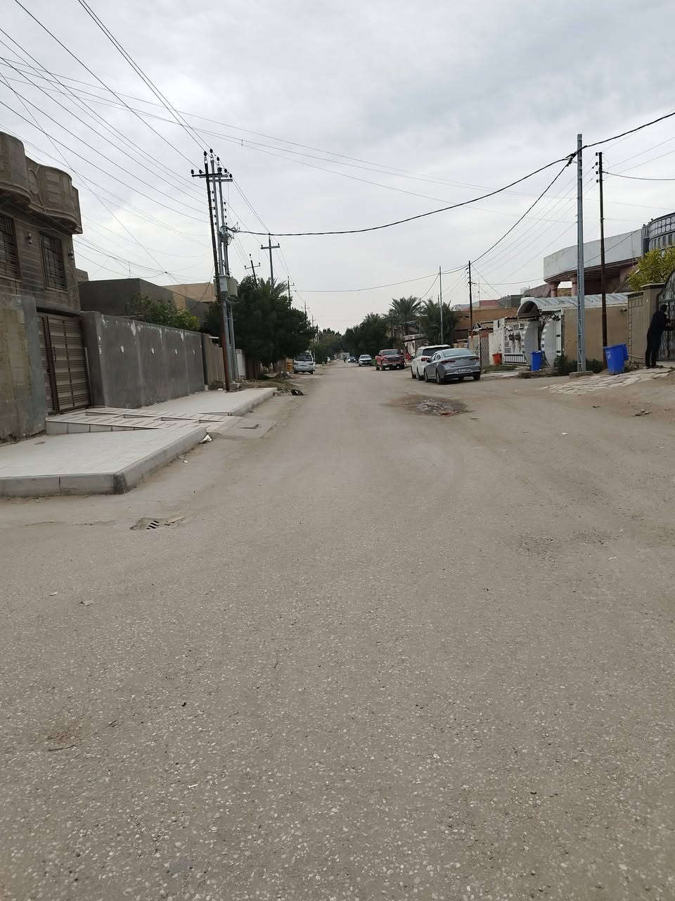 دار لبيع طابو صرف طابقين  مع محلات مساحه 375 واجه 15نزال 25
مكان جمعيه قرب مدرسه الحكيم ***********
