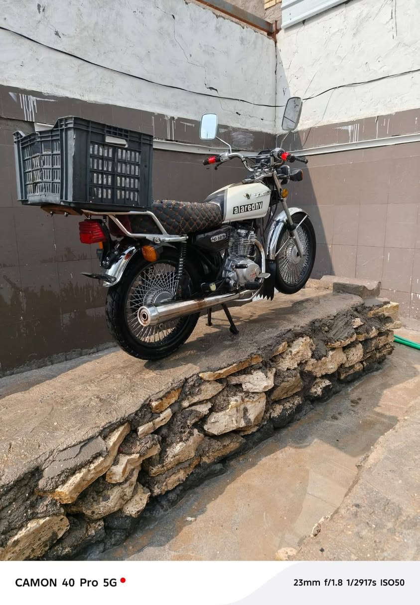 السلام عليكم دراجه البيع
اوراق اصولي نضافه فول متوازي عليها
الساعر خاص

***********
