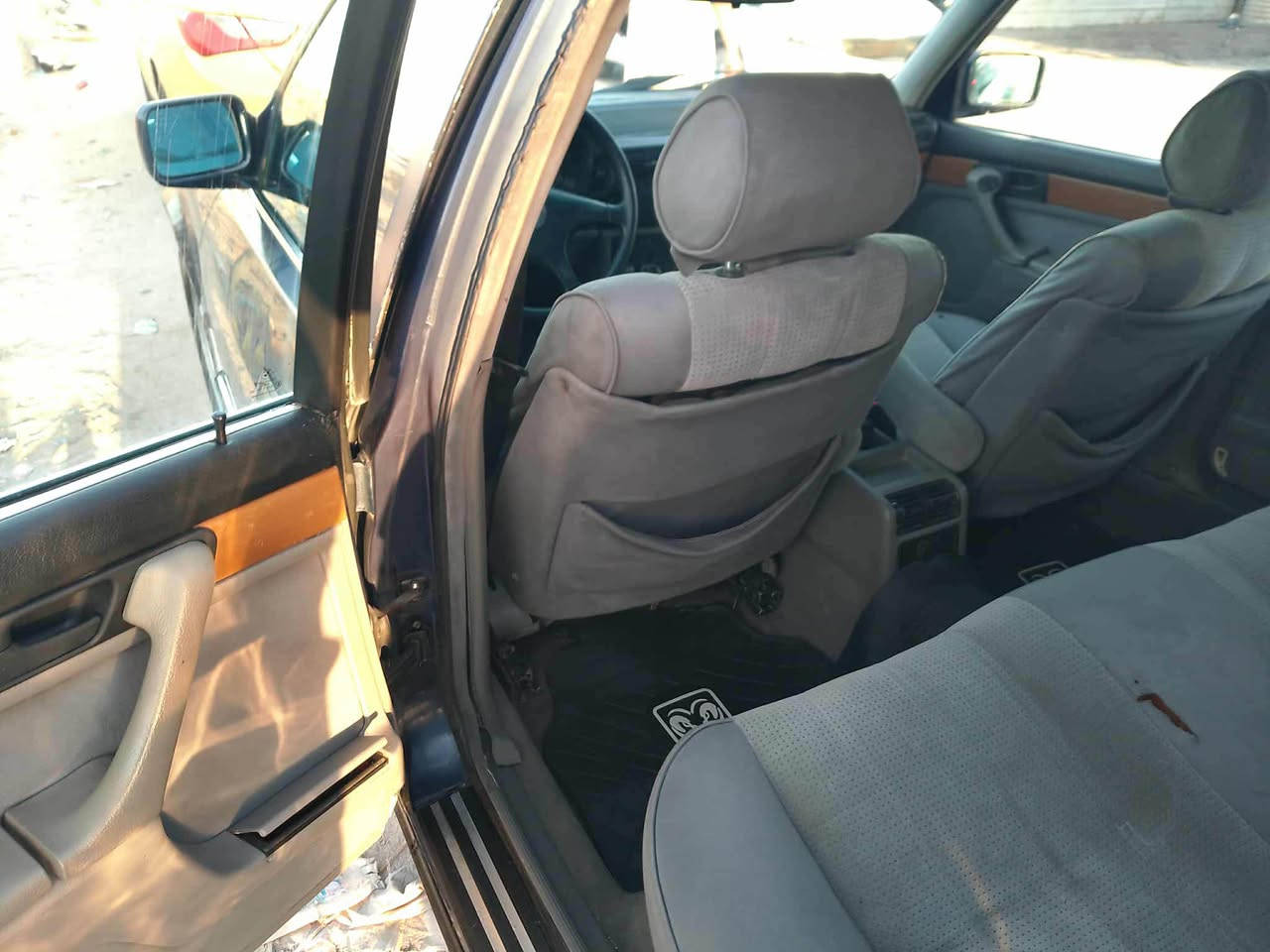 السعر 45 وبيها مجال او  مراوس بخصوصي 
مكاني بغداد 
للبيع ٧٣٥ 
مكفوله من الضربه 
بديها جارد شي بسيط 
كير محرك تبريد كهربائيات تخم تاير كله شرط 
رقم بغداد دولي باسم صديقي تحويل مباشر 
سنويه لل ٢٠٣٠ 
هزه لل ٢٦ 
كشنات كهرباء مخمل رصاصي شغاله 
بطاين جدد دشبول امامي جديد 
كير اوتو بغداد, العراق


**إذا كنت صاحب هذا الإعلان وتريد حذفه لأي سبب، رجاءا أرسل رسالة إلى الدعم الفني**