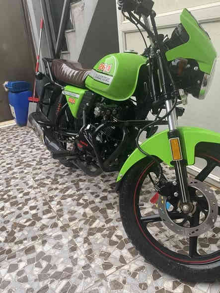 سلام عليكم 
دايوان موديل ٢٠٢٣ طالعة من شركة سيزر رقمها ديالى بأسمي باقية على استلام اللوحات مكينة ٢٠٠ الدراجة كفالة من كلشي ماشية ٤٠٠٠ جديدة اخت الزيرو السعر المطلوب ٢٤٠٠ وبيها مجال مكانها ديالى بعقوبة گاطون الرحمة ما متواجد ع ماسنجر
*********** متواجد واتساب واتصال
