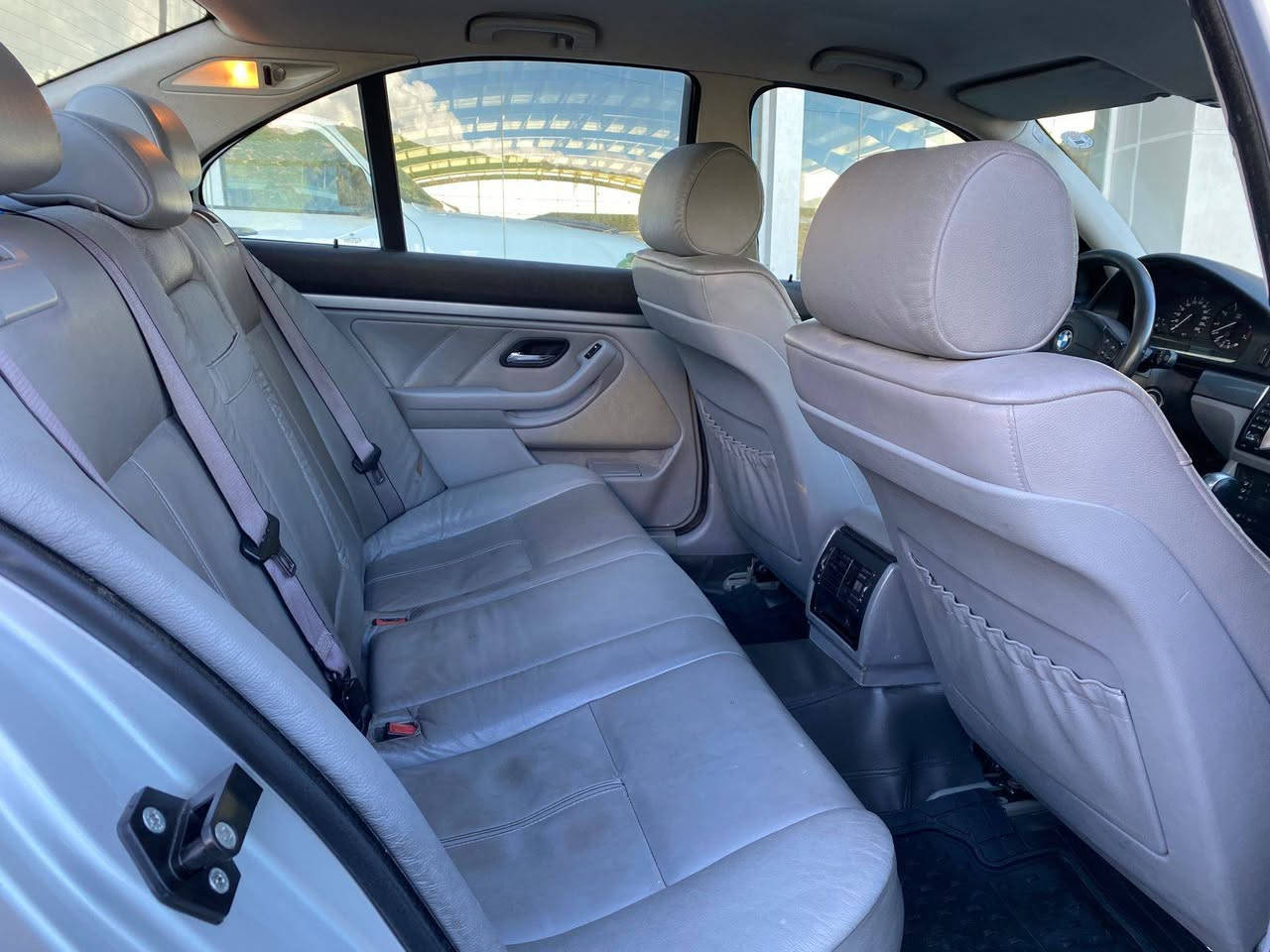 BMW موديل 2001 حجم 525 دبل دجتال كيرو مه مينه و تبريد بؤيا دعم هه مو به شه رت سبيري دانه كيراوه منفيست عصلي هه زه و باكانه ي مرور به شه رت هيج غرامه ي له سه ر    نيه نمونه يه له جواني فوله ته نها صلايت نيه ناو سبي. ***********
