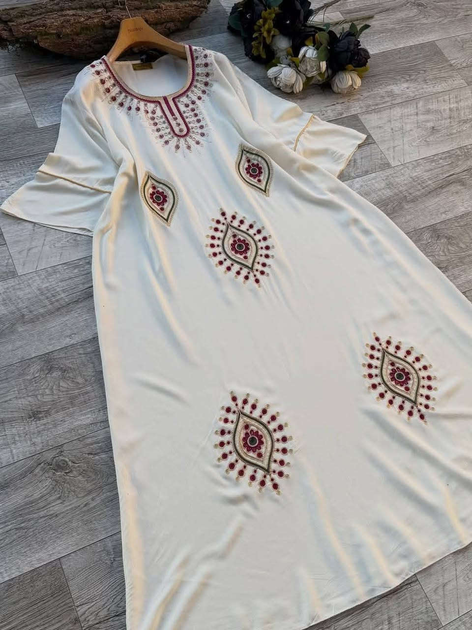 #تكــــــــــررااااار_ووووووصـــــــل
راحة تلبسينها… وأناقة تشوفينه🙂🤍😊
اختيار مثالي للبيت ولمّات العائلة ❤️🌺🦋🐅
😌👗 دشداشة كشمير تطريز هندي أصلي 
قياس 2x_3x_4x_5x
#سعــــــــــــــــــــــــــــــــــــر10
يوجد توصيل داخل المسيب الفين دينار 
يوجد توصيل محافظات


**إذا كنت صاحب هذا الإعلان وتريد حذفه لأي سبب، رجاءا أرسل رسالة إلى الدعم الفني**