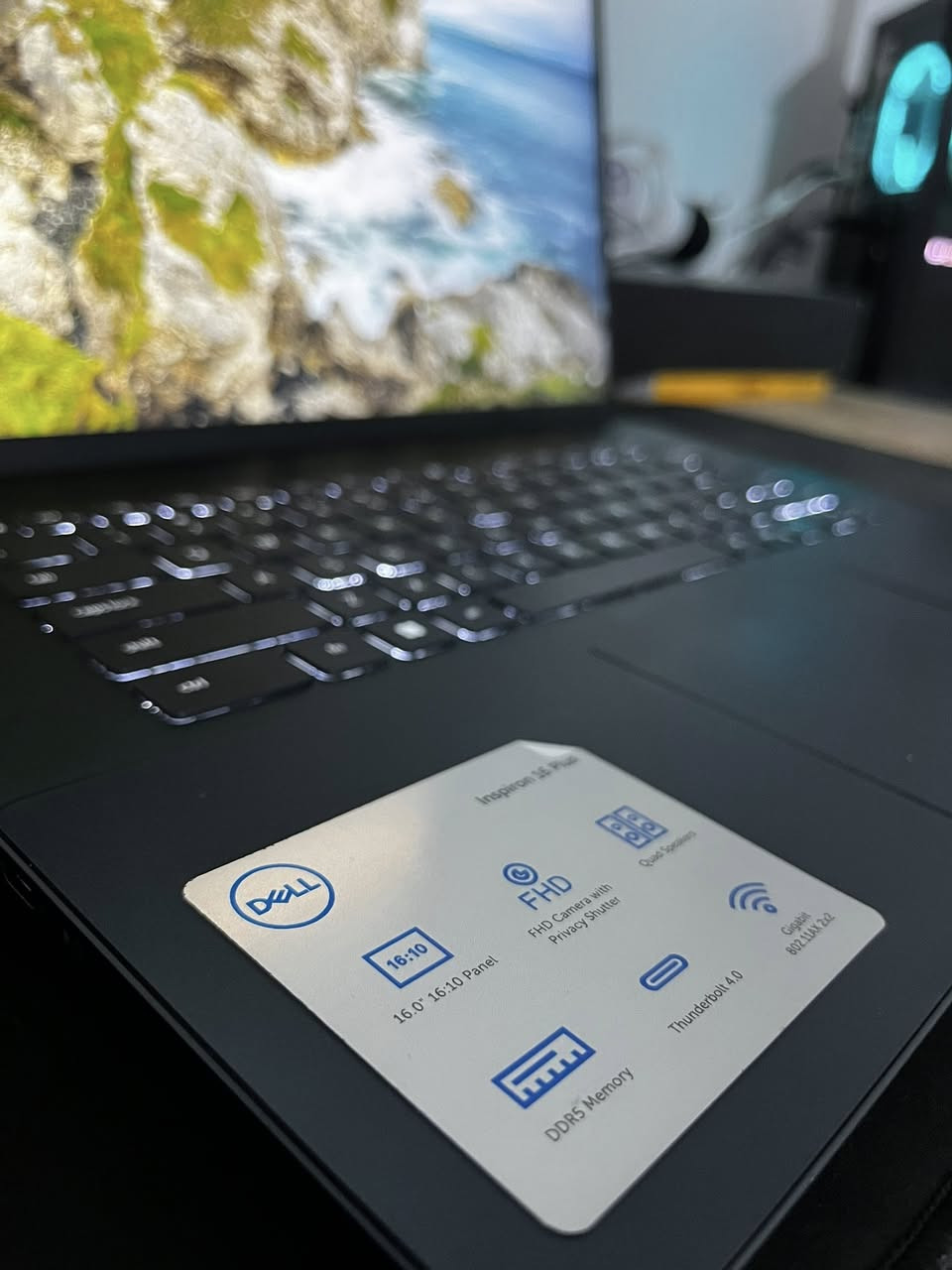 مستخدم ونظيف، مواصفات قوية ومناسب للمونتاج 
والتصميم والألعاب.

المواصفات:

* Intel Core i7-12700H
* RAM 32GB DDR5
* SSD 1TB
* NVIDIA RTX 3060
* شاشة 3k ips 

السعر: 1,200,000 دينار عراقي

الجهاز استخدام شخصي وبحالة جيدة.
للتواصل على الخاص او الاتصال على ***********
