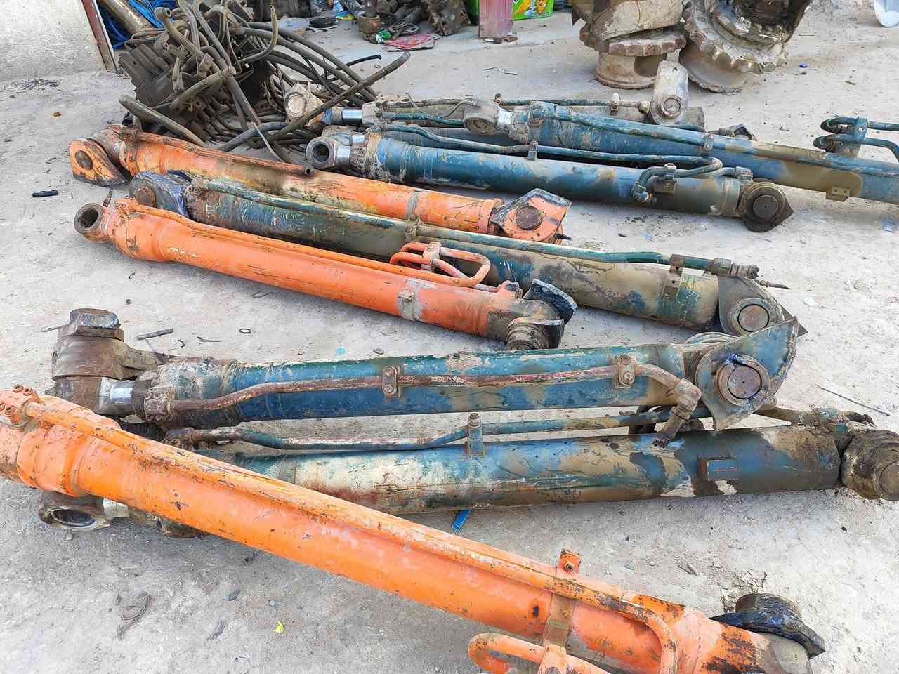 اللهم صل على محمد وآل محمد مجمع درة لبنان للهيتاشي مضخات اوياله مشي دورانات سنتر جاين جكات رفع ثانوي زناجيل  سبروكات  زت ثري  ولزت العادي والفايف  العنوان كربلاء المقدسه طريق كربلاء نجف عمود٩٧٣ رقم تلفون ***********
