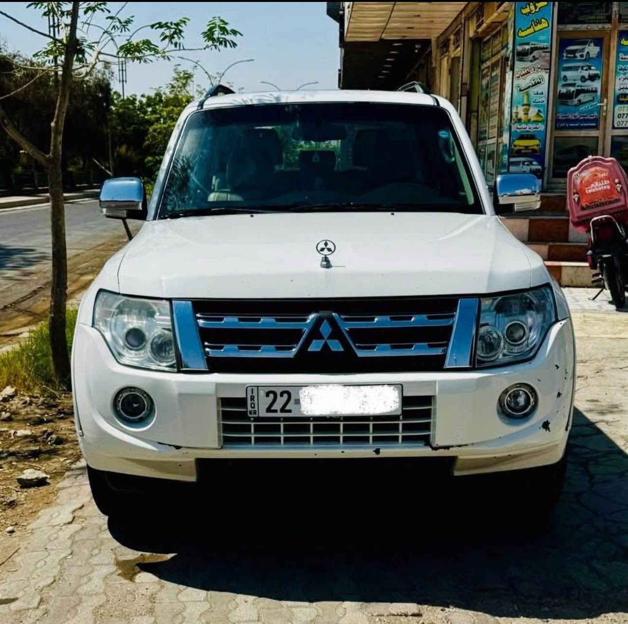 باجيرو للبيع
موديل 2013 اللون ابيضّ ثلجي 
مكينه 3500 
سقف سلايد Aux
مراي شفط 
كشن سائق كهربائي 
رقم سليمانيه سنويه ورقم جديد لنهايه 2028 
صدر وحداديه مكفول باتري جديد 
تبريد تدفئه كله شغال 
طخم تاير جديد 
تبديل جامرلغ وبونيد وشبر بارد 
محرك مفتوح شرط لا صرف لا تبخير 
السعر 140 وبيه مجال شرط تحويل 
للاتصال عل الرقم ***********
