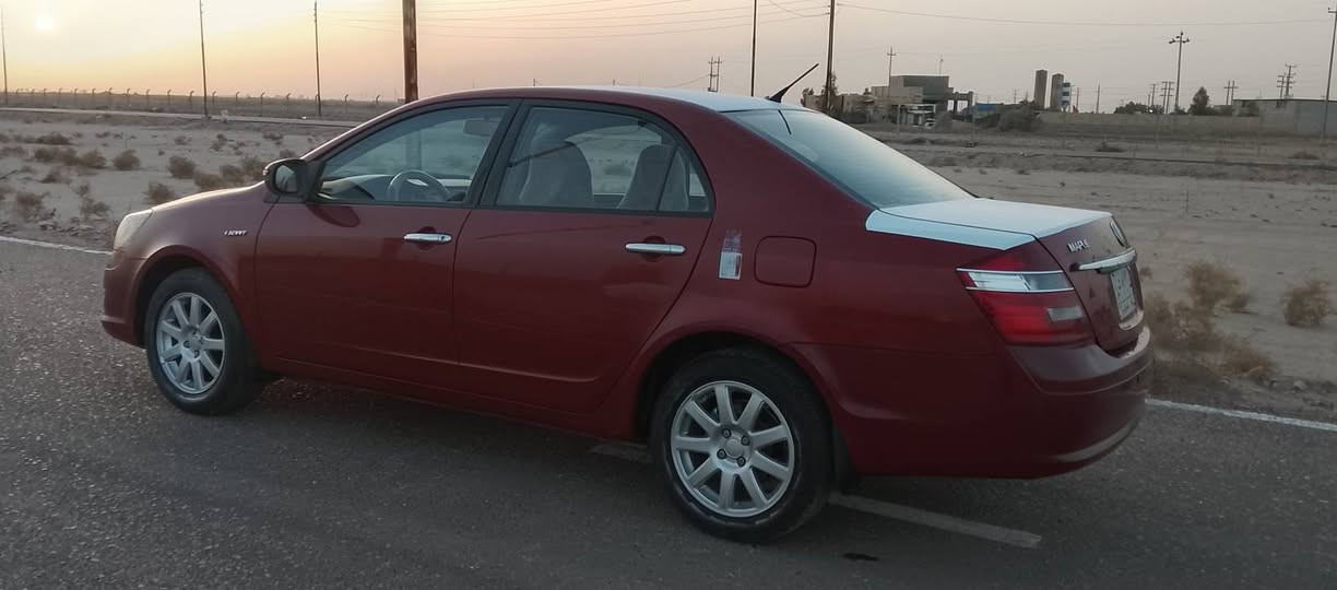 للبيع جيلي موبل2013رقم بغداد الماني سنويه جديده سياره مكفوله كفاله عامه من كلشي من كير مكينه حداديه تخم تاير  كله مكفول الشراي يتصل ***********
