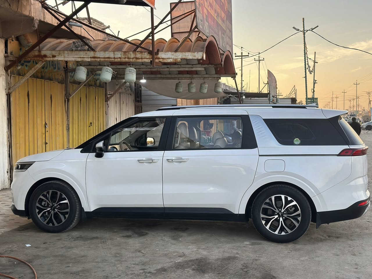 كيا كرنفال 2023 خليجي كفاله عامه
مكينه 3500 بانزين بلاد ومزوده بمنظومه غاز بلادي
رقم بغداد الدولي. 
5 بصمات
تشغيل عن بعد
رادار مانع تصادم
تحديد مسار
حساسات
مري شفط
كشنات جلد +هيتر
9راكب
هند بريك بصمه
شاحن موبايل بالكشن
ابواب كهرياء
العنون السماوه الرميثه 
التواصل ***********
السعر 300 ورقه اوبيها مجال.
