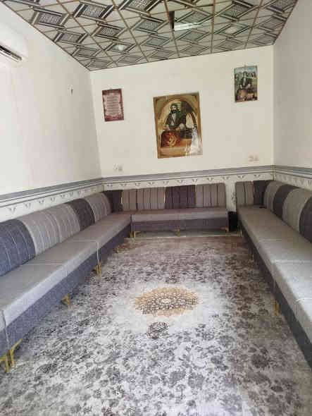 بيت للبيع طابو باسمي 200متر  بناءحديث طابوق مسلح البيت كله صب 
يتكون من صاله ومطبخ واستقبال وصحيات خارجيه 
بدون غرف الغرف فقط مساحه وبابهن ع الصاله ثالث بيت عن الشارع 
شوارع تبليط كافه الخدمات متوفره حي العسكري شارع الاطفاء 

السعر 84 وبي مجال 

الاستفسار على رقم الواتساب *********** مكلف بالنشر
