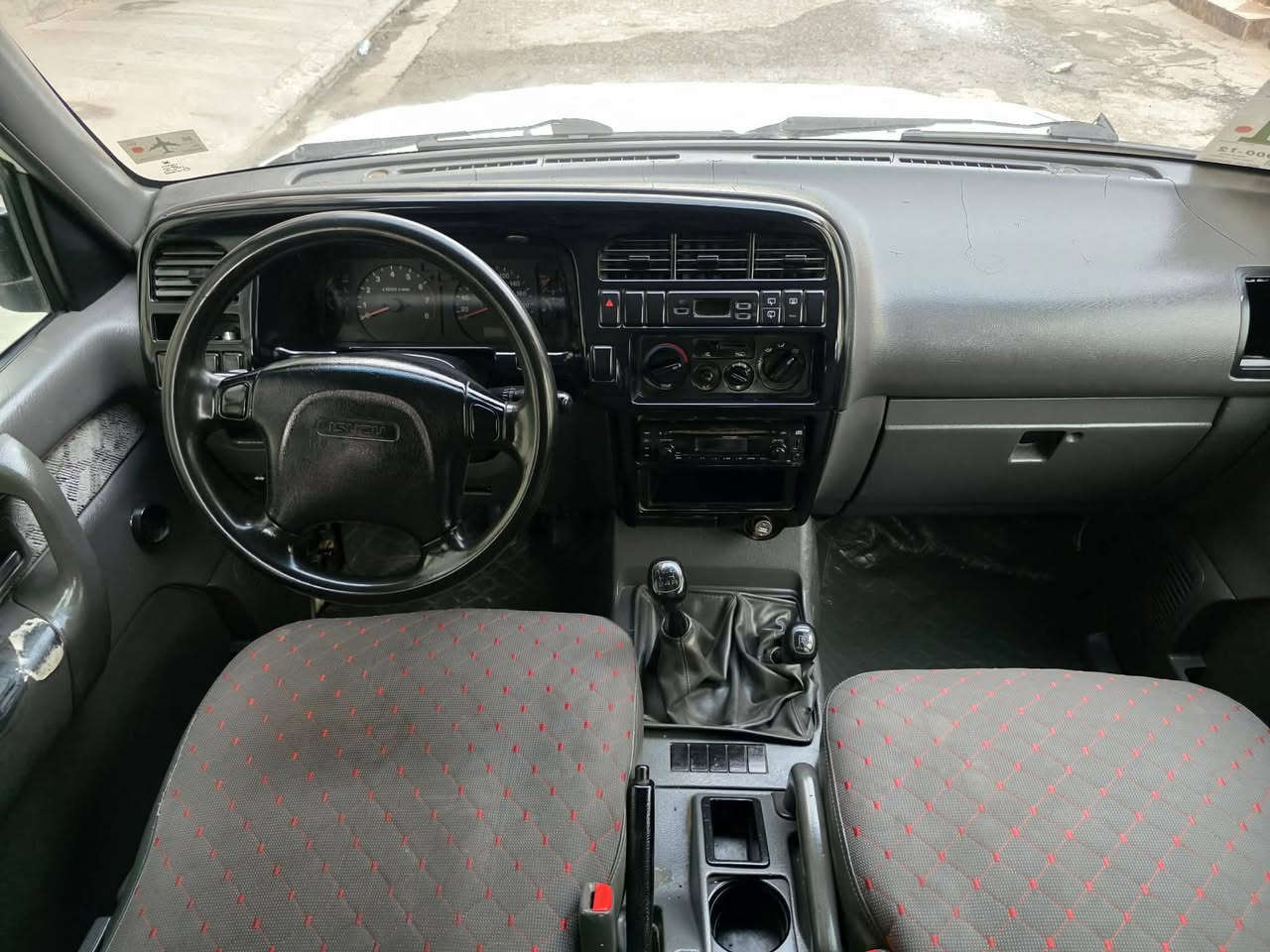 isuzu trooper
ئایسوزو ترۆبێر
مۆدیل 2001
دەبڵ ئەکسل
ڕەقەم و سەنەوی سلێمانی تازەیە هەتا 2027
سەیارەکە بەناوی خۆمانەوەیە و بەشەرتی تەحویل
کێڕ و مەکینە و ئەکسل بەشەر
سەیارەکە هین خۆمانە و سەیارەی مەعرەز و ئەمانە نیە 
و شتێکی پاک و جوان و بێعەیبە 
سعری 47$ مجال
Viber & Whats app
***********
شوێن : چەمچەماڵ
