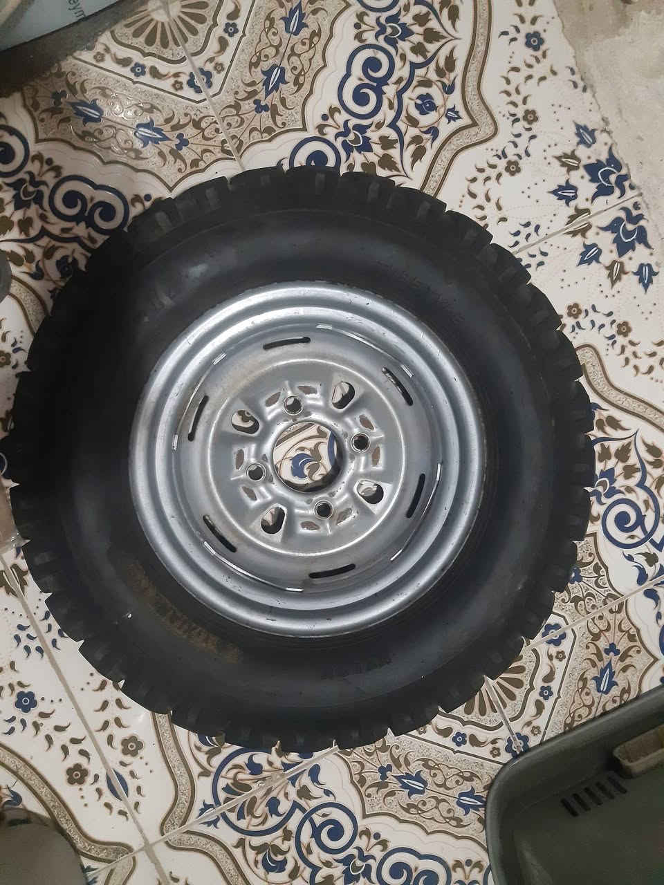 تاير جوبلس هوه والويل جديد كامل جبلي جيب وشد السعر 30
والتاير الثاني فقط التاير هم جوبلس جبلي 10
هذ رقمي ***********
