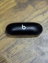 سماعات • بيتس سولو بادز • بدون ملحقات