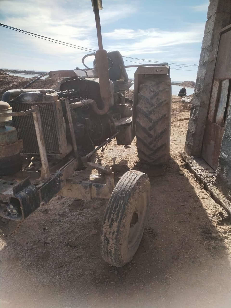 🚜 تركتر عنتر 71 للبيع  المكان قرية الحلوات السعر المطلوب عليه مليونين وربع 
#ملاحظه_شغال_نگره_سلف 
للأستفسار الاتصال ع الرقم ***********
