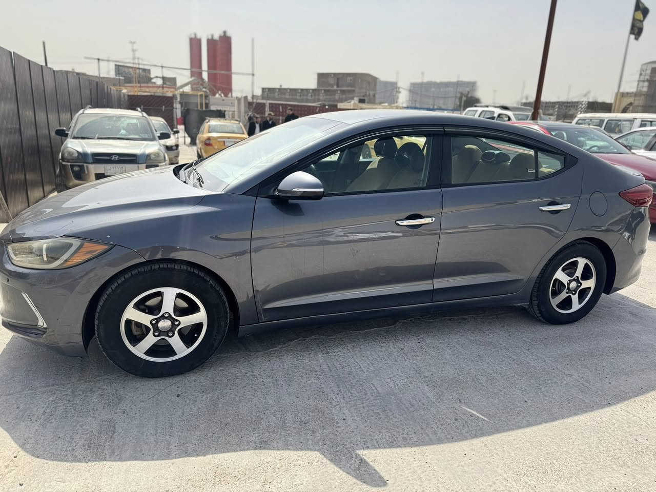 السلام عليكم من رخصة الأدمن 
سيارة ألنترا 2017 
وارد كندي 
السيارة بيهة جاملغين خلفي و أمامي مبدلات
رقم بغداد تحويل ثاني يوم 
مكينة 2000 دوش 
كير مكينة مكفولات 
تدفئة كشنات وستيرن 
ألون فيلي
حساس مانع انزلاق 
تخم تاير نضيف
صدر امامي خلفي جديد 
السعر 115$ وبيها مجال بسيط
مكان السيارة بغداد 
الغزالية شارع المركز..
 ولاء ابو محمد ***********
