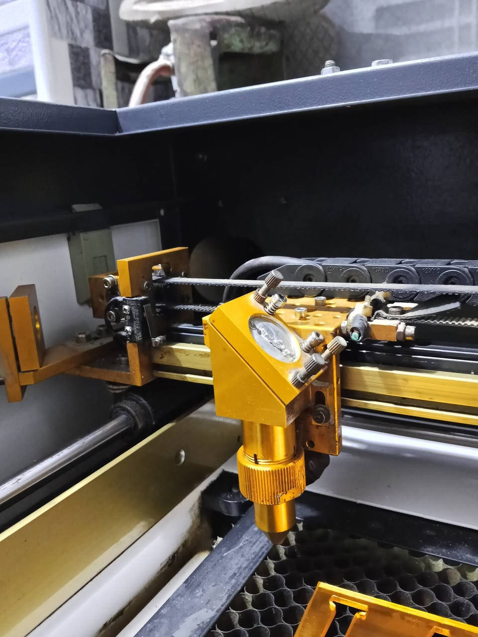 السلام عليكم
ليزر co2 
مساحة العمل 60 في 40
طبلة متحركة تصعد وتنزل 
تيوب 90 W
مكينه خير من الله نظيفة
 وكلشي مامبدل بيها 
......................................
مكبس حراري قياس 60 في 40
مستخدم اقل ال 20 مرة 
.....................................
كتر بلوتر جهاز نضيف
ومامستخدم هواي
افضل نوعيه بالسوك 
....................................
عنواني نجف موجود واتساب
*********** 
*********** 
#ليزر #طباعة_حرارية #طباعة #كتربلوتر
