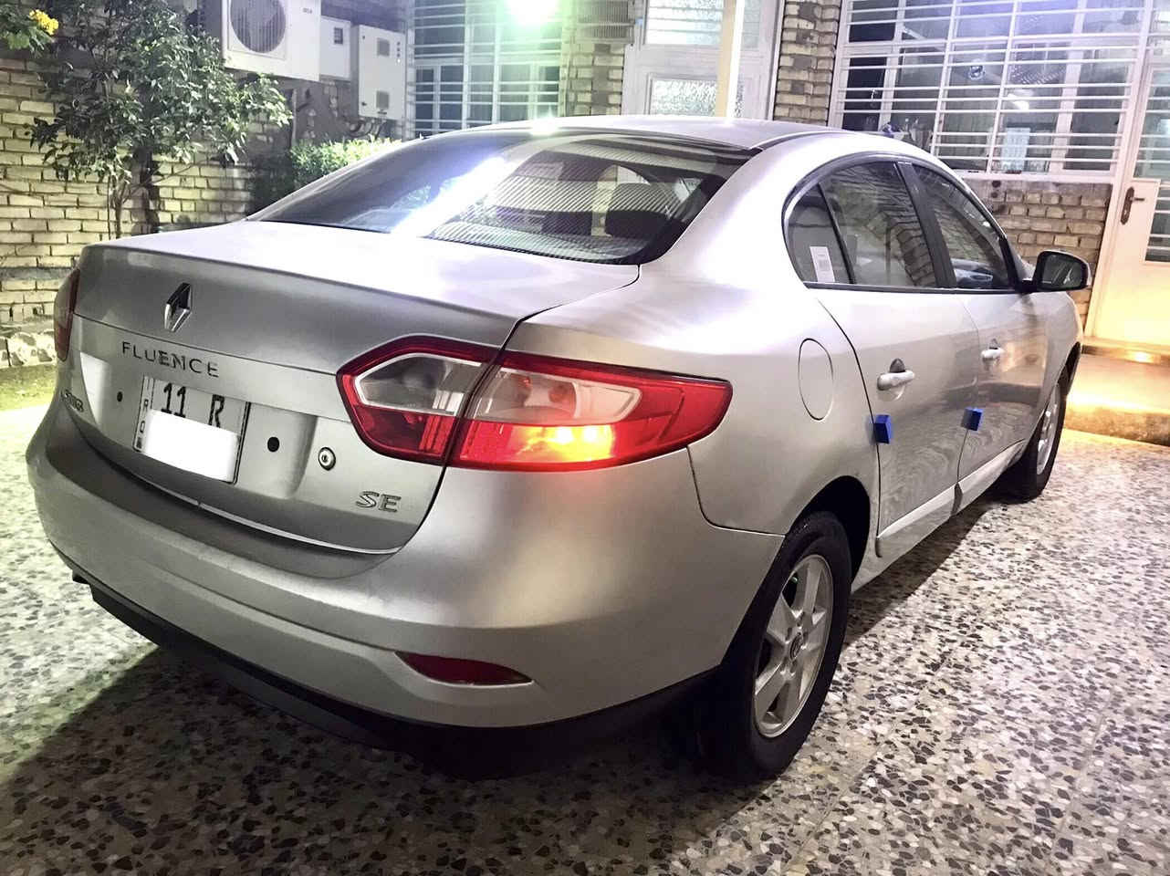 سلام عليكم رينو فلونس 2012 للبيع سيارة جاهزة رقم بغداد سنويه وهزه جديده باسمي تحويل مباشر سعر٥٧مكينة كير صدر تخم تاير باتري *********** مكاني بغداد شراي يتصل
