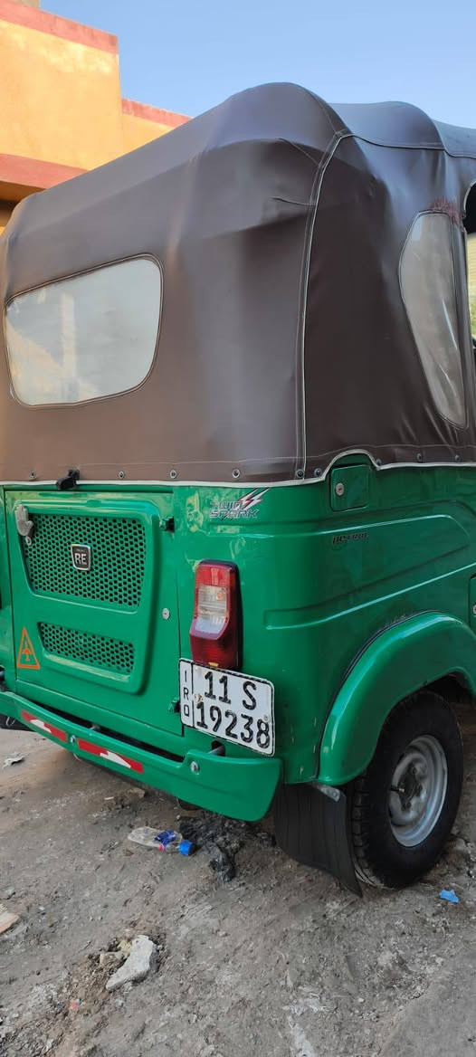 سلام عليكم تكتك مديل 22 شهر 11 كشر ولا طخه مكينه جديده
لا تنقيص ولا تبخير 
مكان لرشاد 
رقم صاحب لتكتك 
‏‪***********‬‏
سعرهه 10 اله ربع وبيهه مجال حك لجيه
