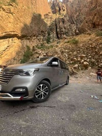 طلابنا  يتوفر خط لجامعات وكليات منطقة الكرادة اوروك والاسراء والمنصور ...