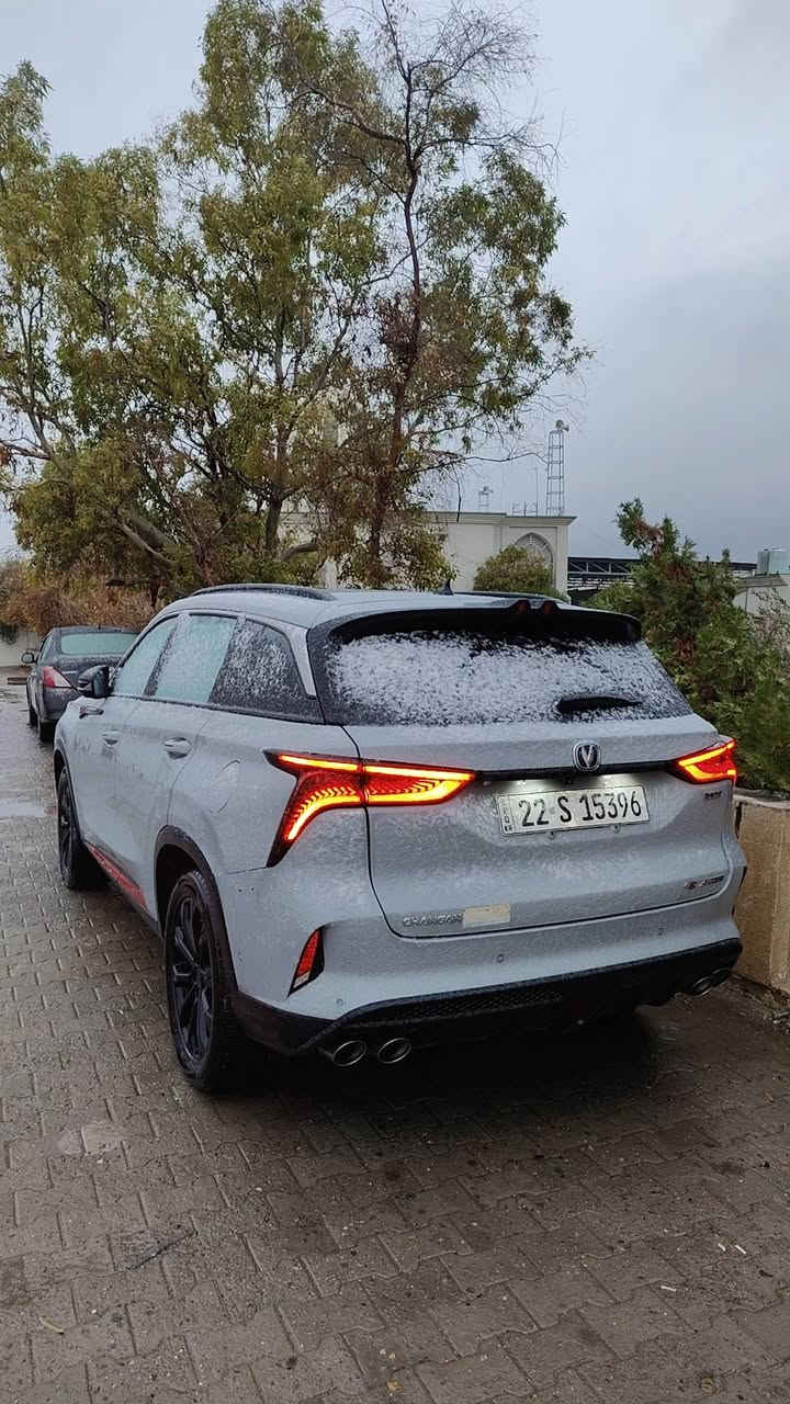 شانجان سي اس ٧٥ بلس-  Changan CS75 Plus
موديل 2022 لون سمنتی رقم شمالي اربیل
 ماشيه 80 كم استخدام قليل 
السيارة تحت ضمان الشركة 
المواصفات :
192.67.32
محرك 2.0 Turbo ،ناقل الحركة  اوتوماتيكي
8 سرعات ايزن ياباني،مصابيح امامية و خلفية ليد،4 كاميرات و 12 حساس امامي و خلفي
مواصفات السيارة :
حمالات سقف،فتحة سقف بانورامية،صندوق خلفي كهربائي (620 لتر)،أنوار ضباب أمامية – هالوجين،كشافات ضباب خلفية،أربع مخارج للعادم،نظام تنبيه عن اقتراب سيارة من الخلف
شاشة معلومات وترفيه بقياس 12 بوصة وشاشة عدادات رقمية بنفس القياس، مع مكبرات صوت عددها 8 سماعات ومكيف هواء متعدد المناطق ومنافذ USB وتدعم المقاعد الأمامية ميزة التهوية. بجانب 6 وسائد هوائية مع عجلة القيادة
أنماط قيادة (عادي – اقتصادي – رياضي)
تحكم بوضعية المقود (يدوي)
التحكم بوضعية كرسي السائق بستة اتجاهات
التحكم بوضعية كرسي الراكب بأربعة اتجاهات
ذاكرة مقعد السائق
عرض محتوى الجوال على الشاشة
مثبت سرعة تفاعلي
ونظام مراقبة النقط العمياء وكاميرا بزاوية 360 درجة وشاشة قفل مركزي ونظام الدخول والتشغيل بدون مفتاح ونظام مراقبة النقاط العمياء ونظام تحذير التصادم الأمامي والخلفي ونظام الحفاظ على المسار وتنبيه الخروج عن المسار ونظام الإضاءة الذكي.
مثبت سرعة متكيف رادار ACC
ثبات الكتروني

فرامل طوارئ ذاتية AEB

مانع انزلاق TCS
مساعد صعود المرتفعات HHC
مساعد نزول المنحدرات HDC
تحذير الاصطدام الأمامي FCW 
حساسات أمامية 
حساسات خلفية
التشغيل بضغطة زر
التشغيل عن بعد
نظام الخرائط
مراقبة ضغط الاطارات TPMS
كشف المنطقة العمياء BSD
تحذير مغادرة المسار LDWS
البقاء في المسار LKAS
بريك الكتروني EPB
أوتو بارك APA
توقف مؤقت أوتو هولد
استهلاك الوقود 13.7 كم/لتر
موبايل ***********
165$ورقە
