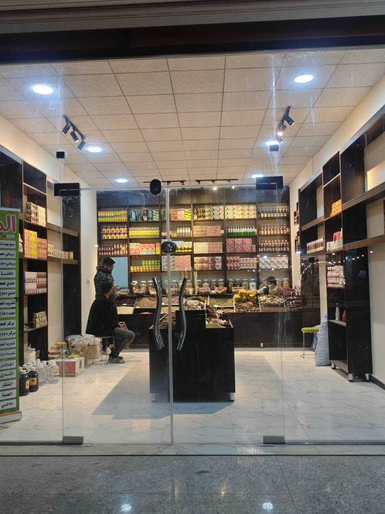 ( يصلح محل عطاريه ومحل اسواق غذائيه وغيرها) سعر بي مجال 
*********** البصرة, العراق
