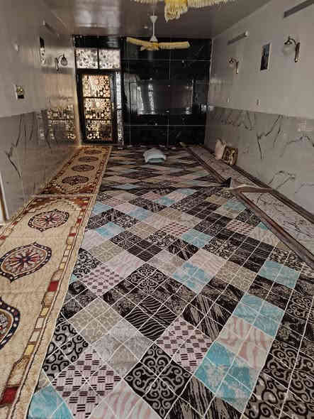 السلام عليكم لبيع بيت مساحته 300طابق واحد
طابو زراعي سند 25 يحتوي بيت علئ 3غرف نوم
استقبال طول 10متر عرض ٥ متر
مطبخ كبير   3حمامت
العنوان بيت الغربي شارع العماره الصفر
السعر خاص 
رقم الهاتف ***********
***********
مستعجل على بعتها
