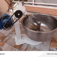 ئەم عەجانەیەم هەیە بۆ فرۆشتن ڕەقەم 07701432253 سي كيلويه تازه يه