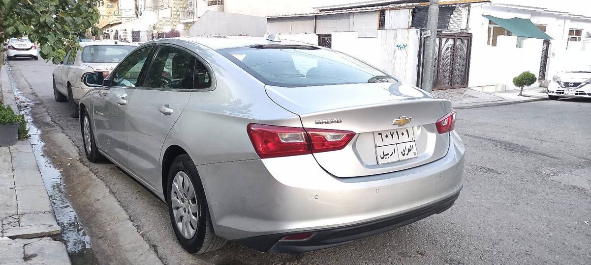 السلام عليكم
ماليبو موديل 2018 موصفات خليجي 
  محرك 2500تنفس طبيعي مرغوب
بيها 3 قطعه صبخ فقط رش بدون ضربه بدون  ايرباگ
شرط گير محرك
سنويه منتهي
رقم اربيل شرط تحويل

***********
مكان السيارة اربيل
سعر 122مجال أربيل, العراق
