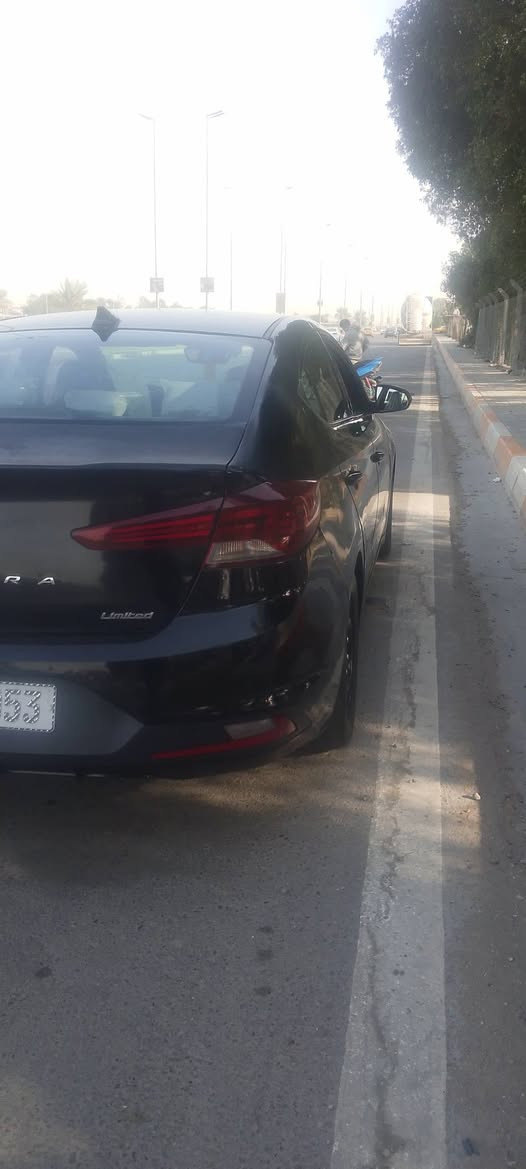 سلام عليكم الانتره مريكي السيارة بدون دواخل سعره 105 بيه مجال قليل *********** السياره فول موصفات عده الفتحه
