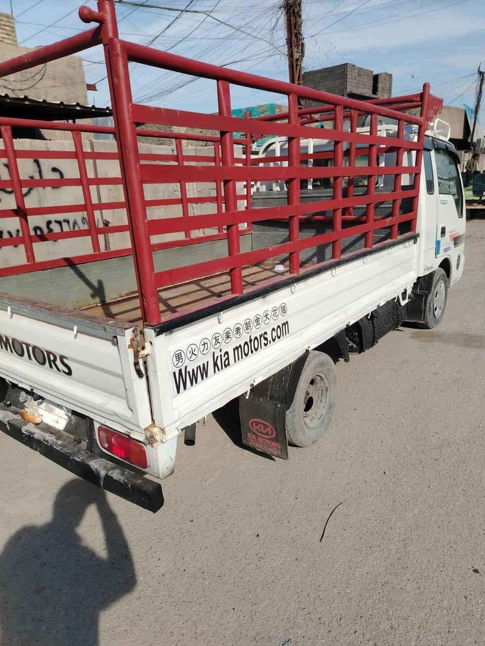 سلام عليكم لبيع كيا ام عيون مديل 2000رقم بغداد تحويل مباشر شاصي كير محرك مكفولات سياره جاهزه من كل شي مكان بغداد مكلف بنشر ***********
