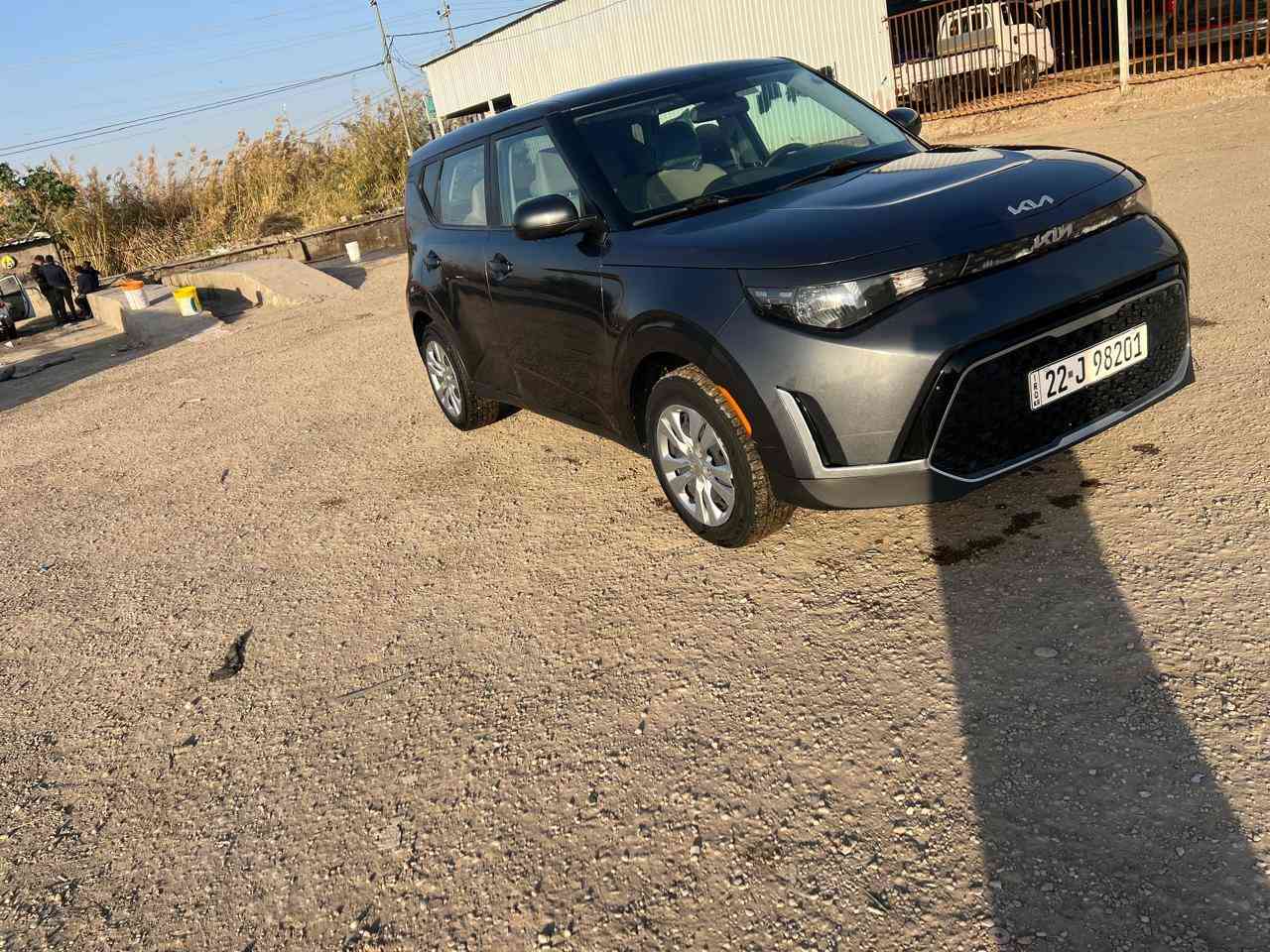 السلام عليكم
من رخصة مدير الكروب 
كيا صول 2022 وارد امريكي 
اضرار السياره:  جاملغ وبنيد صبغ 
  وباب جهة  العبري الوره بيه شويه بارد 
مواصفات السياره:  تحكم وقيادة الية 
داخل بيجي 
رقم اربيل باسم الشركة وكاله او تحويل باسم المشتري 
اخوان مستعجل على بيع وسعره حلو  
للاستفسار الاتصال على الرقم ***********  
مكان السياره بابل الشوملي
