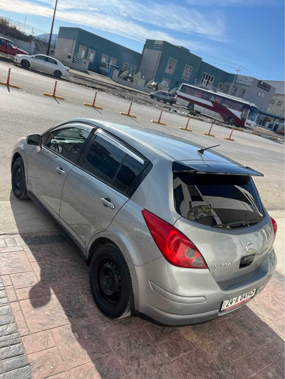 نیسان ڤێرسا 2011
سەیارەکە گێڕ تۆماتیک مەکینە 20 مەرغوب لەسەر دەقی شەریکە ماوەتەوە دیناری مەسرەف نییە
کامل جوانکاری بۆ کراوە
دوو پارچەی بۆیاغ بێ ناو گرتن
-ڕەقەم و سەنەوی تازە تا 2031 بە ناوی خۆمە
-قوفڵ مەرکەزی 
-جام کارەبای 
-تەعدیل سوڕعە 
-شاشە ئایپاد و کامێرا
-ئاوێنە کارەبایی
-چوار تایەی لۆک پاتری تازە
0750 148 14 61 
0770 958 2288 رانية, السليمانية
