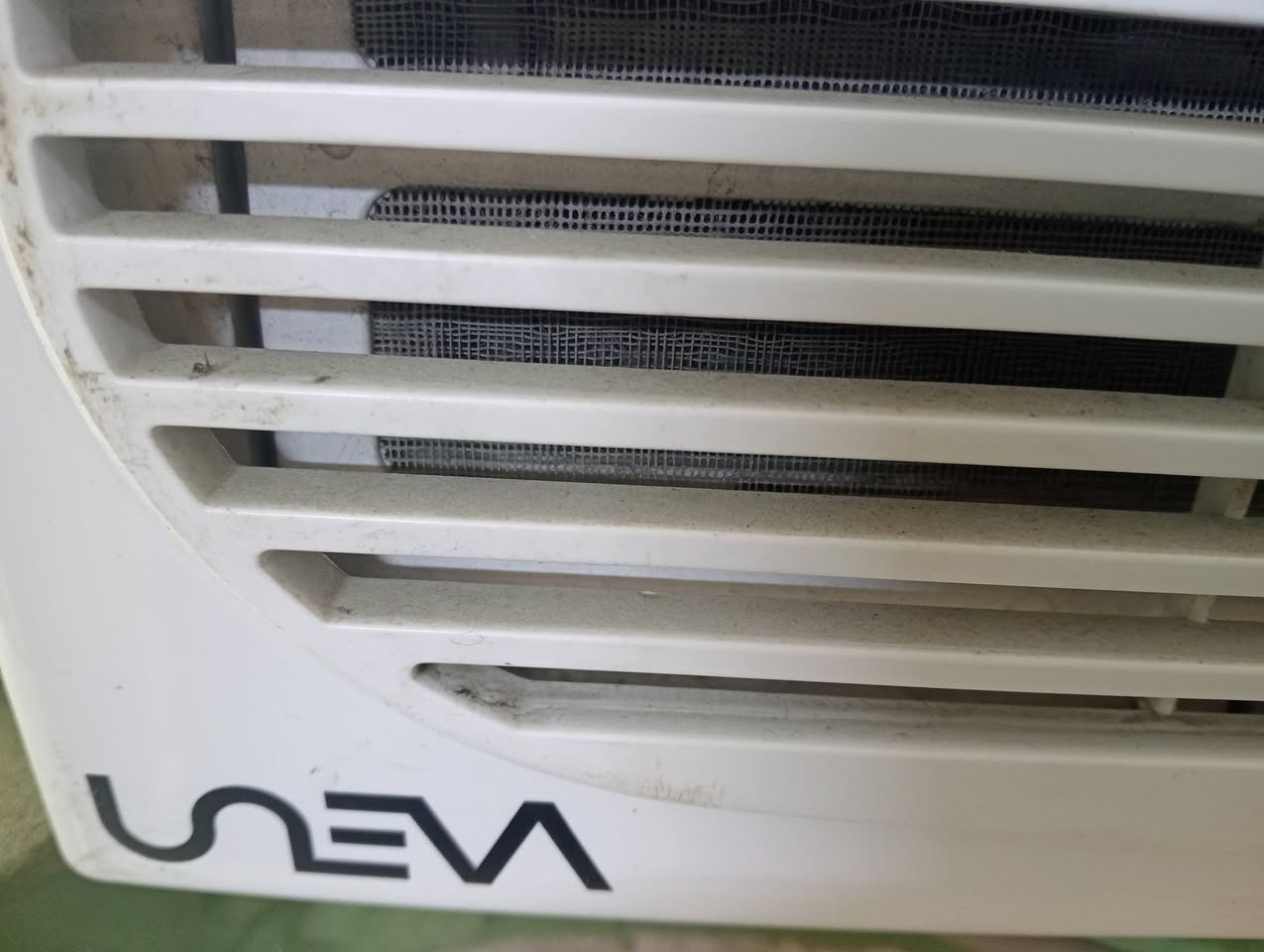 سلام عليكم عندي مكيف طن واحد اقتصادي الله شاهد موسم واحد مشتغل تبريد ثلج السعر 150 المكان بغداد الجديدة المشتل ***********
