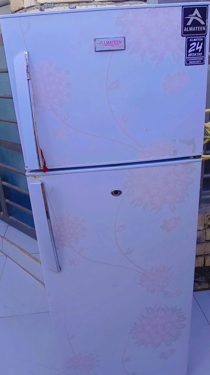 ثلاجة للبيع تشتغل بس متبرد ماعرف شنو عطلها احتمال  غاز عوزها او شي يعني سعرها ب70 وبيها مجال


**إذا كنت صاحب هذا الإعلان وتريد حذفه لأي سبب، رجاءا أرسل رسالة إلى الدعم الفني**