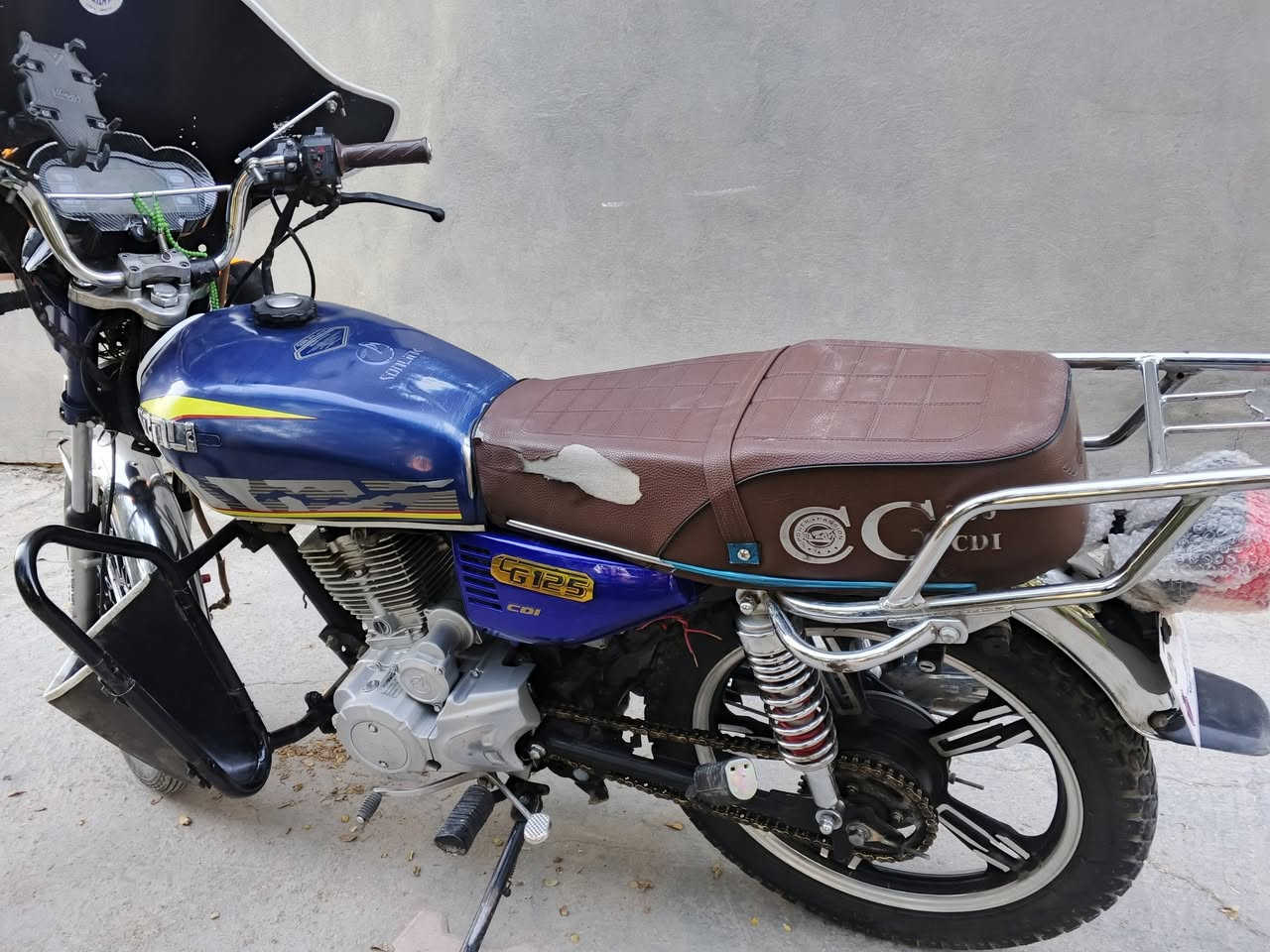 سيفان اوراق 2023 مكينه 2024 مكفوله وجديده كهربائيات كامله بيهه لايت امامي وكفرات ودروعه مال دايوان حديث ولايت زنون سعر 540 الف رقم الهاتف *********** العنوان شارع الكازينوات
