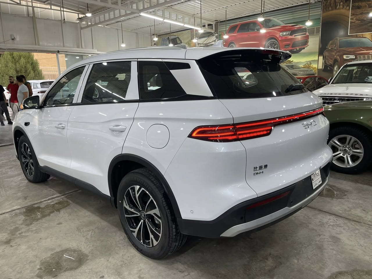 عروض خاصة وحصرية على سيارة BYD SONG PRO 2025

لدى شركة الذاكرون ( معرض الامام ) لتجارة السيارات 

🔥🔥 بسعر 24,400,00 مليون فقط 🔥🔥

          ‼️‼️ شامل الدلالية ‼️‼️

       ✅ ترقيم بغداد مشروع وطني ✅

👇 اليكم ابرز المواصفات 👇
🏍️ المحرك / نظام الدفع (نسخة DM-i الهجينة)
🏍️ استهلاك الوقود / الكفاءة: أن المدى الكلي (كهرباء + بنزين) يمكن أن يصل لأكثر من 1,200 كم
🫆 بصمة تشغيل + دخول ذكي + دخول كارت 🫆
🎥 13 كامرا 🎥
👮‍♂️ نظام الاوتو بارك 👮‍♂️
💺مقاعد جلد باللون الزيتوني الفاخر 💺
💺 مقعد السائق كهرباء 💺
🖥️ شاشة ترفيه متعددة الوسائط 🖥️
👁️ نقطة عمياء 
🪭 تبريد امامي + خلفي 🪭 
🔦 لايت امامي زنون + LED 🔦
🔦 بك لايت  متصل LED 🔦
📐 ابعاد السيارة 📐
الطول ≈ 4,738 مم
العرض ≈ 1,860 مم
الارتفاع ≈ 1,710 مم

☎️ للاستفسار ☎️
📞 *********** 📞 مصطفى 
📞 *********** 📞 احمد 
📞 *********** 📞 محمود
