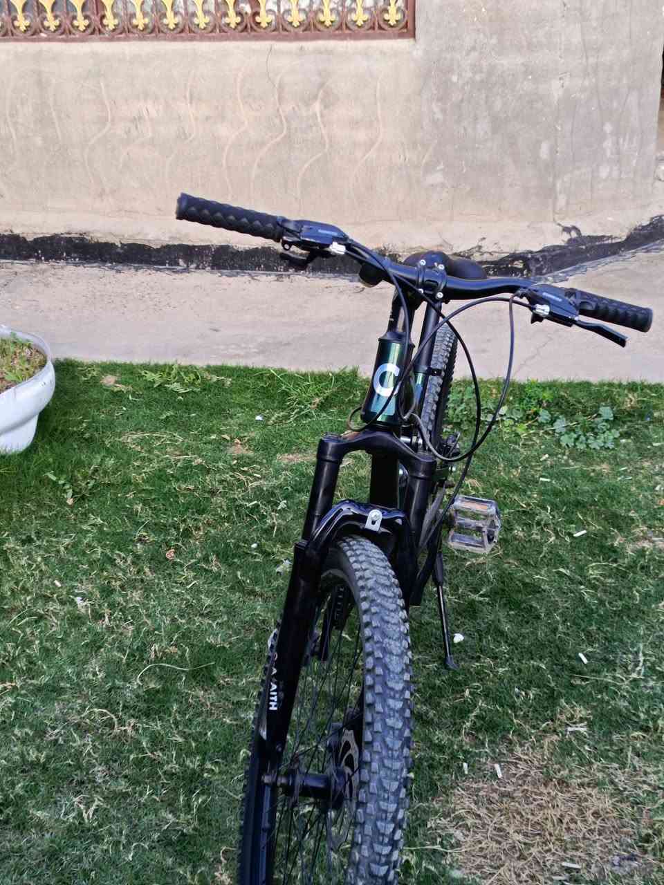 باسكل  جبلي للبيع 
حجم 26 
بدلات اثنينهن  شغالات و دبلات اثنينهن شغلالات!!  جديد  حيل ماصار فتره قصيره من اشتريته و ما استخدمته هواي  
فقط!!!  يحتاجله ولف بربع!! 
السعر. 110 الف و بي مجال بصيط  
. 
الجديد مالته غالي حيل و هوه اخو الجديد
الاستفسار الاتصال عله الرقم او خاص 
***********
