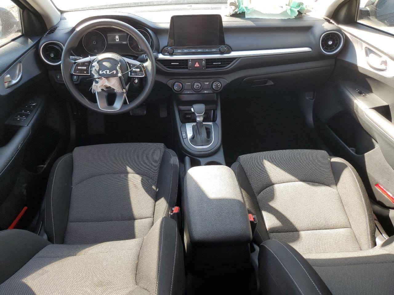 كيا فورتي ٢٠٢٤ وارد أمريكي
حادث فقط دعاميه وبارد بل  جاملغ امامي  فقط الصوره موضحه جوه وبيها رصعه بلبنيد وبلباب 
ماشيه ٤١ الف كيلو مو ميل السياره جديده
المواصفات اعتيادي معروفه نص فول
السياره بسمي تحويل ثاني يوم
العنوان بغداد/الشعب
***********
السعر ب ١٦٥ وبيها مجال
