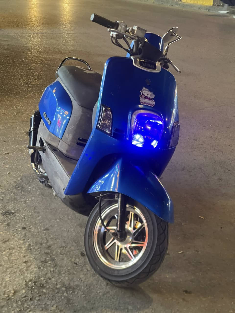 السلام عليكم…
ماكس بوليس نوزل 2009
دراجة حاويه وصلها وياها مطلعها قبل 4 اشهر 
دراجة كفاله عامة ختم واحد شرط ويه المكينه كلشي بيه شغال بيه تزويد 
كلجات wf
دبل رياضي بلادي ابو البطل
صالصنة كاربون فايبر 
ويل نجمه ثقيل
وبيه جنطه بيه لزكات من لحاويه اجت فد شيء مرتب
لايت زنون مالت سياره 
عضمات سكليتر  
العنوان/ كربلاء طويريج ***********
ملاحضة ابيع بتزويد وبدون تزويد ماعده لوياله
