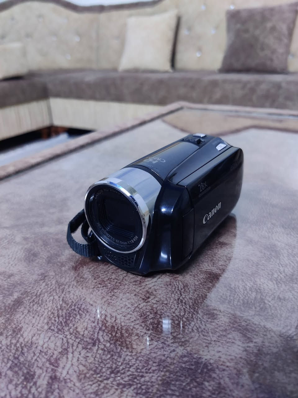 السلام عليكم 
للبيع كاميرة كانون ذاكرة 8 كيكا 
دبل رام شاشة لمس FHD


**إذا كنت صاحب هذا الإعلان وتريد حذفه لأي سبب، رجاءا أرسل رسالة إلى الدعم الفني**