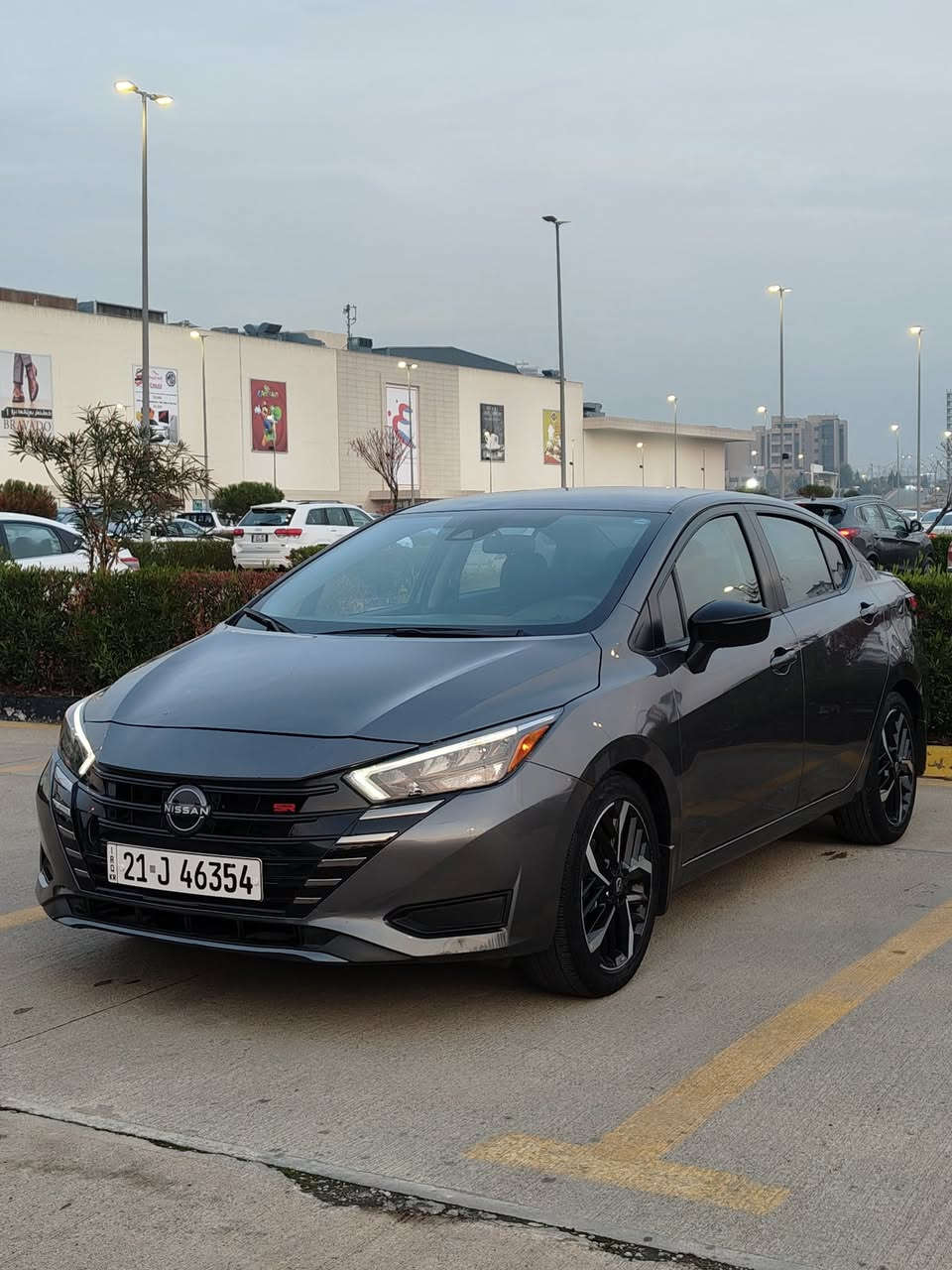 نیسان ڤێرسا مۆدێل 2024 Sr 
رەقم شانس 3n1cn8fv1rl834314
بێ دەعم بێ بۆیاخ سەنەوی تا 19 11 2030 تازەیە غرامەی نیە ، فول موسەفات بێ سڵایت . 20هەزار ڕۆیە ، ڕادار ، تعدل سورعە ، کامێرای دواوە ، شاشە گەوەرە ، گێج ئەلکترۆنی ، شحن کەرەوەی موبایل ، حاسەی abs ، هتد ،، ***********   *********** 
نرخ 147 مەجالێ برایانە ،
