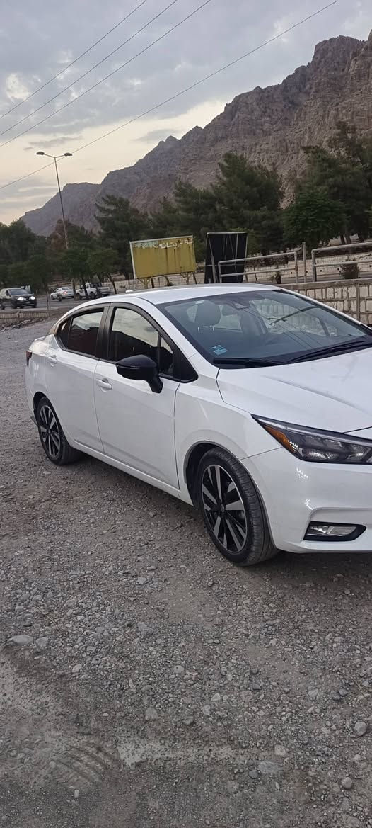 نیسان ڤێرسا 2021  SR  شکڵ گۆڕاو

(ڕاداری ئاوێنەو خەتی جادە -ئۆتۆ ستۆپ -مۆدی لێخوڕین نۆڕماڵو سپۆڕت-لایت لید-ویل کرۆم -بەسمە-گێچ 
ئەلیکترۆنی-شوێن وەیارلیسی شەحن-تەحەکوم
 سوکان-حاسە -شاشە گەورە-تەحەکوم لایتو ئاوێنە -تەحدید سورعە-کامێرا- کوشن گەرم ـ زۆر مواسەفاتی تر....(
بـۆنیت وجەمەلەخی  بۆیاخە بئ ناو
27mile ڕۆیشتن
گێڕو مەکینە بەشەرت
***********
