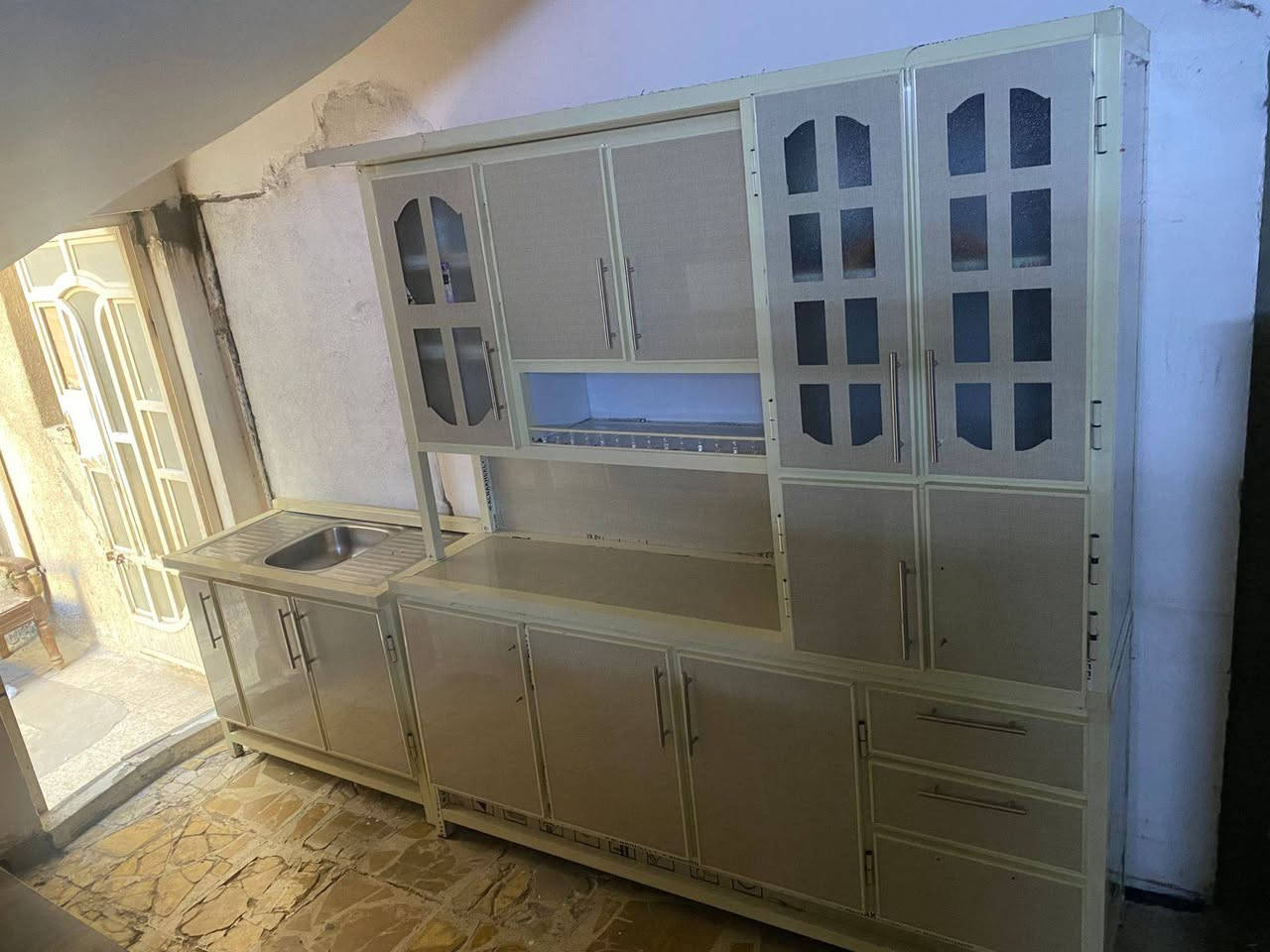 تخم عشرة مقاعد جديد قبل كم يوم اشتريته سعره ٣٥٠
مجمدة جديدة استعمال اسبوع بيها ضمان سنة سعرها ٣٢٠
كاونتر مع سنك نظيفات جداً سعرهن ٤٥٠

للتواصل *********** واتساب
