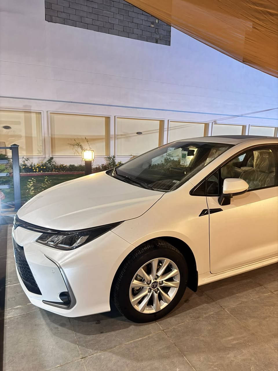 سلام عليكم كورلا 2024 ساز ياباني اصلي تحت الضمان سياره كفاله عامه  بيه بس بل هلال  الخلفلي  وشخط ثنين خفيفات بس والباقي كفال عامه ماشيه 11 الف  بسمي تحويل مباشر   او وكاله السياره يعتبار زيرو فول موصفات  *********** مكانك بغداد  انتصل ودلل
