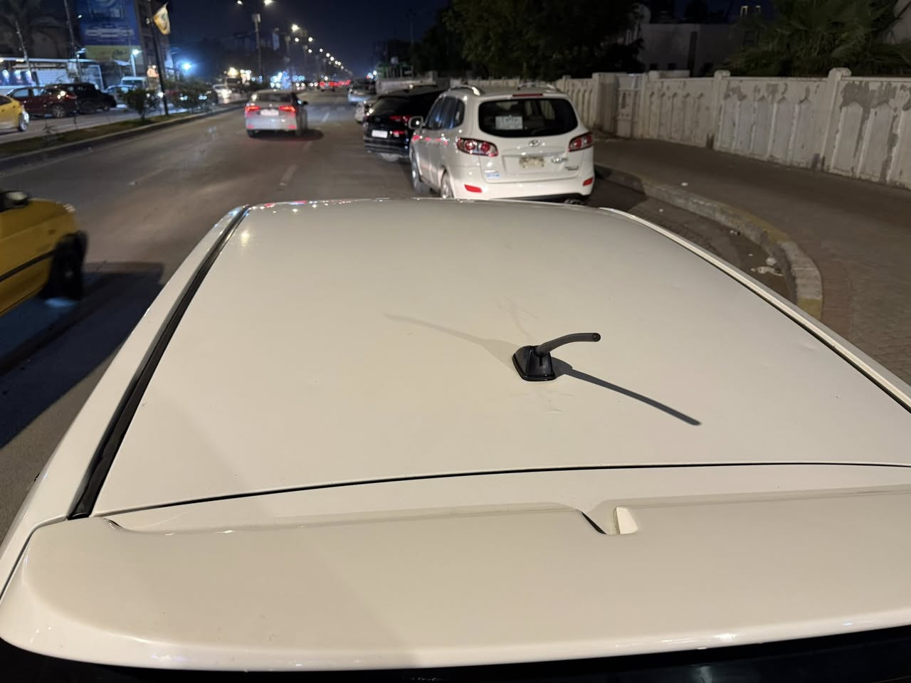 السلام عليكم نيسان فيرسا 2008 حادثها جاملغ وبنيد ومرشوش نص الباب جهه الي بصف السائق من امريكا السياره جانت متروكه ماشيه 77 سياره نظيف مكينه بيها دخان بسيط بس صافيه ومابيها اي شي تخم تاير باسمي السياره السعر 75 بيها مجال شي كلش بسيط بغداد الرقم :***********
